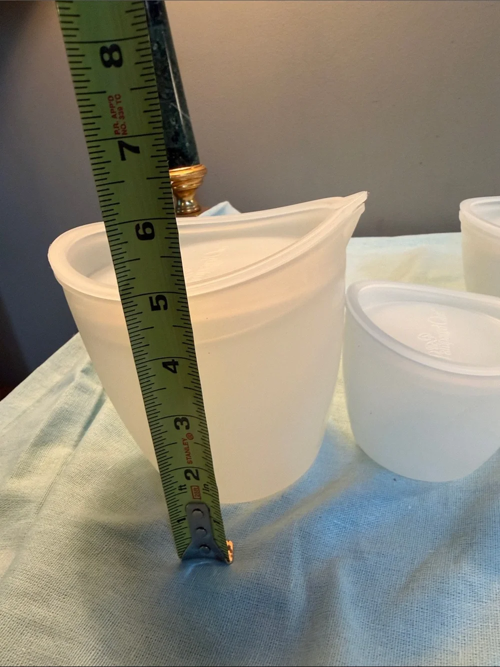 Pampered chef Set of 3 silicon Food Storage Containers with Lids